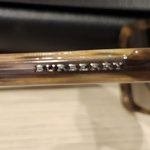 BURBERRY SUNGLASSES - Picture 4 of 9